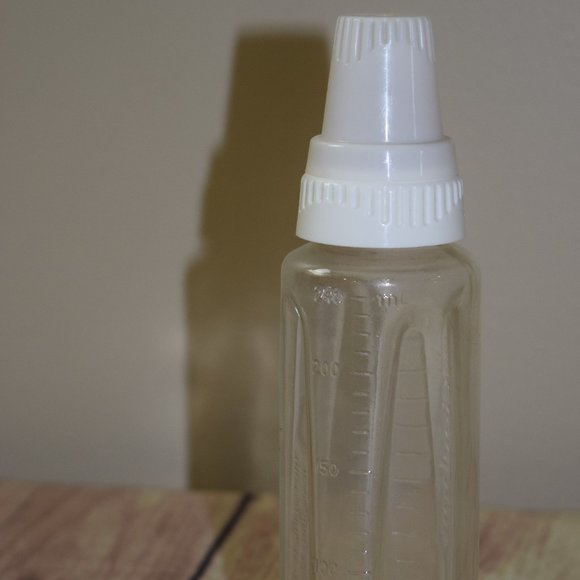 Vintage Gerber 8 Oz Glass Baby Bottle - Picture 1 of 4